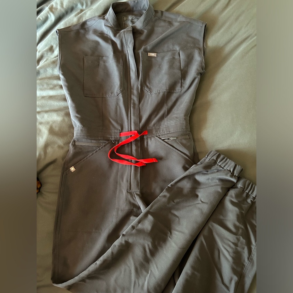 Figs women’s charcoal jumpsuit XS